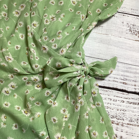 301. All In Favor Light Green Wrap Dress EUC Size XL - Picture 4 of 5